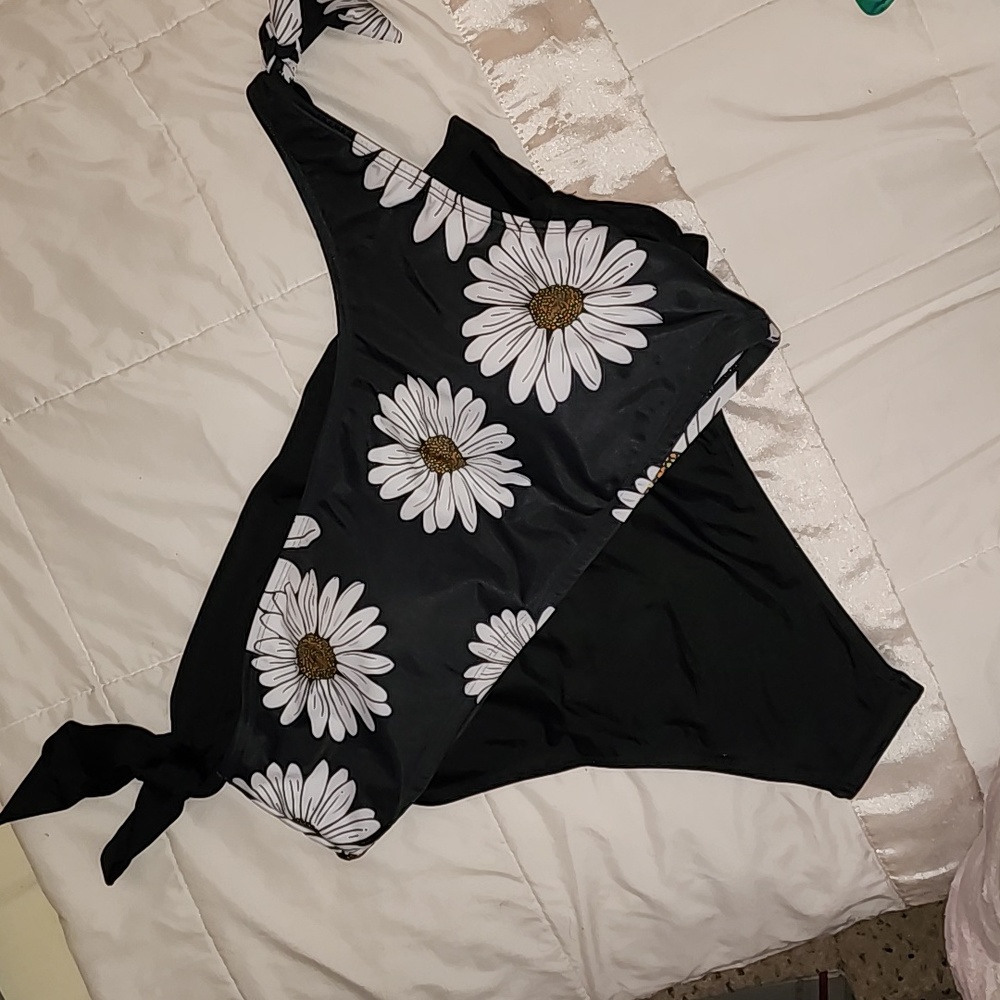 2 piece Swimsuit XL - Picture 6 of 9